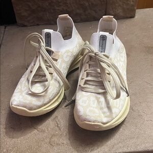 Simply Southern Cream and White Women's Sneakers